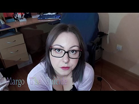 ❤️ 안경을 쓴 섹시한 여자가 카메라에 딜도를 빤다. 섹스 비디오 포르노에서 ko.ru-pp.ru ❌